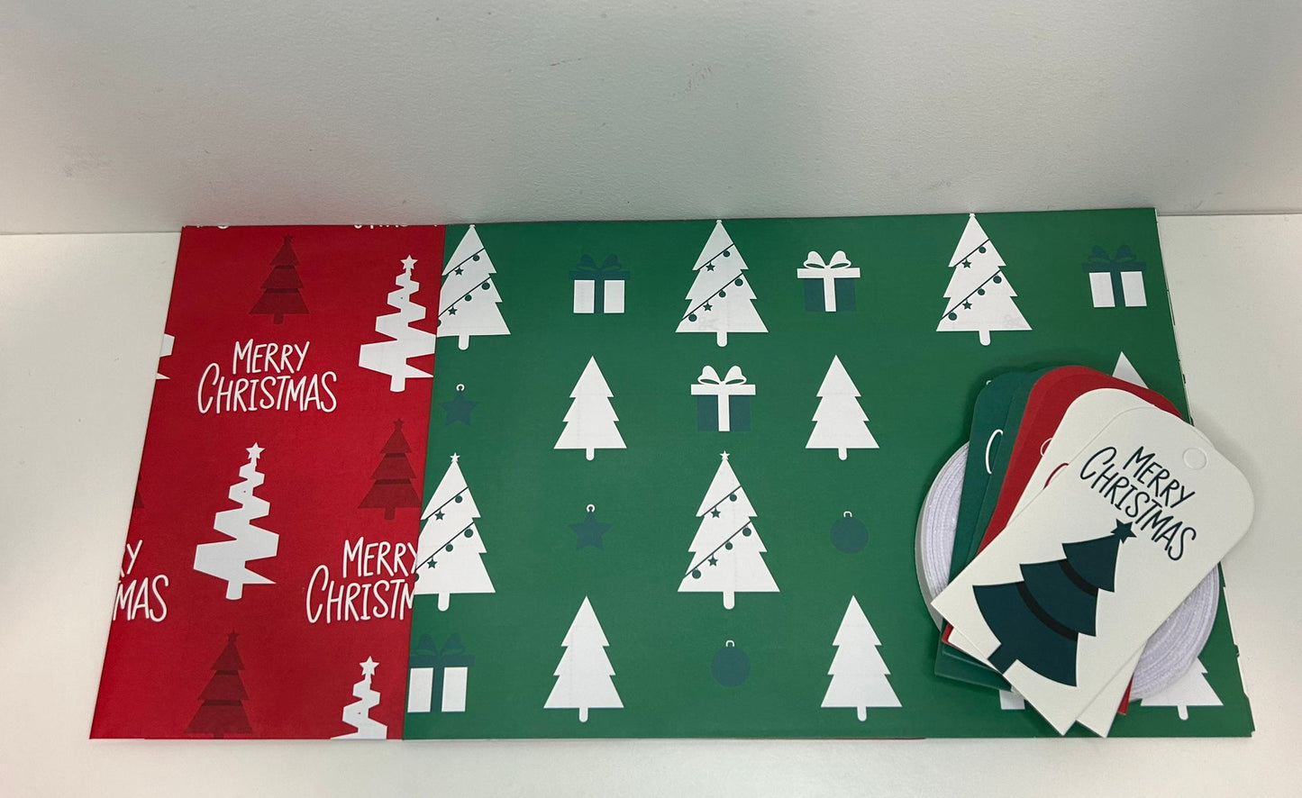 Packs of 6 Folded Sheets Christmas Wrapping Paper
