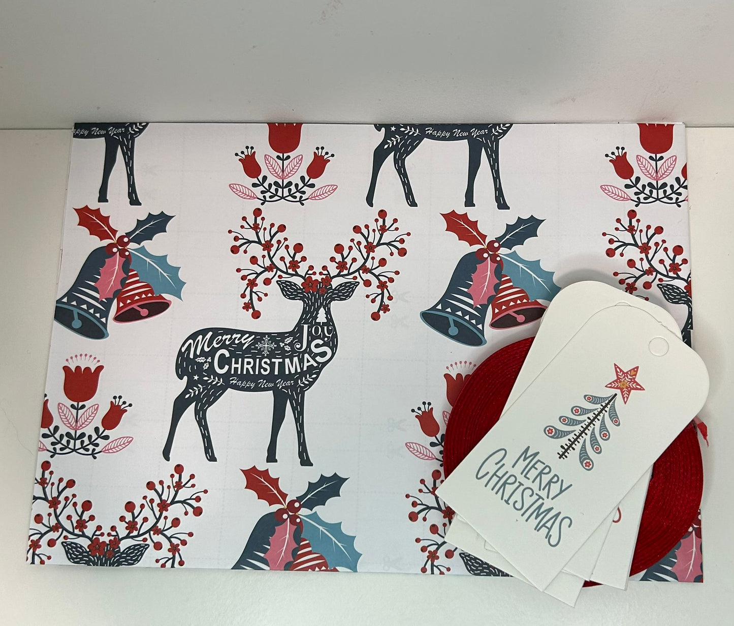 Packs of 6 Folded Sheets Christmas Wrapping Paper
