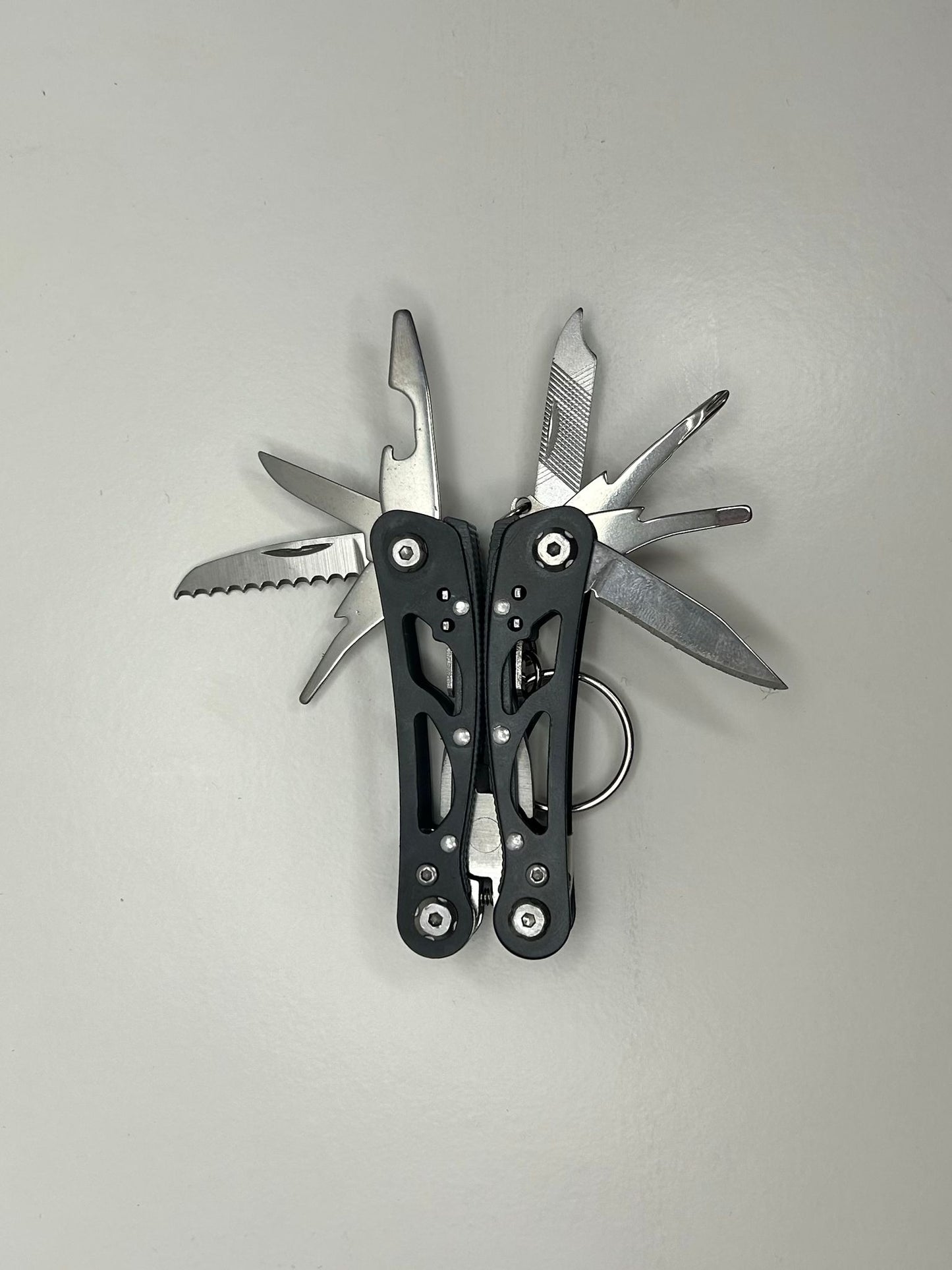 HANDYHOME 13 IN 1 FOLDING MULTITOOLS